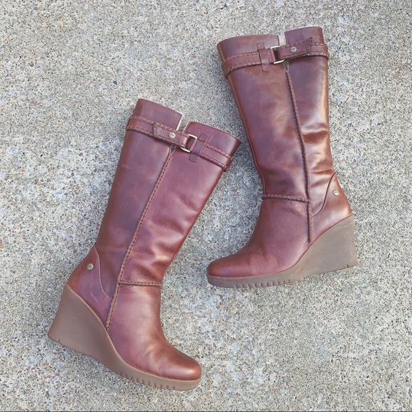 UGG Maxene Brown Sheepskin Boots Size 7 - Picture 2 of 8